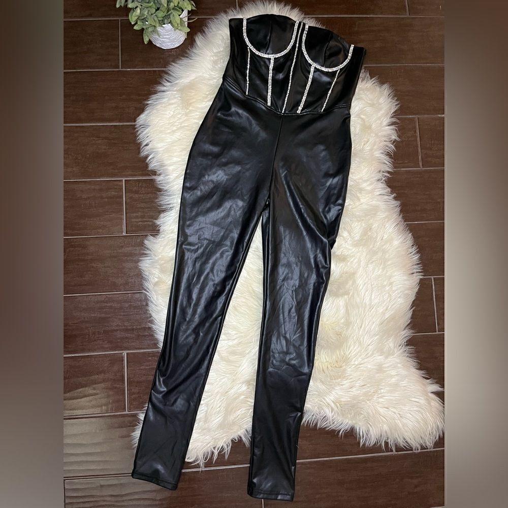 Hot & Delicious black faux leather bustier jumpsuit sz Large